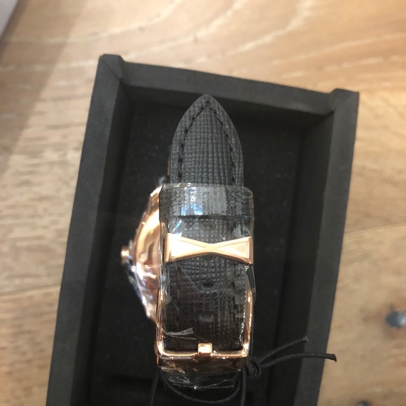 Woman’s Nixon Bullet Leather Watch main image 4
